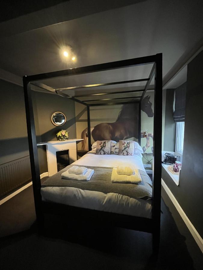 Hotel The Kings Arms Didmarton Zewnętrze zdjęcie