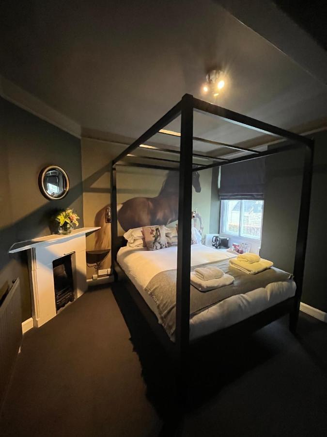 Hotel The Kings Arms Didmarton Zewnętrze zdjęcie