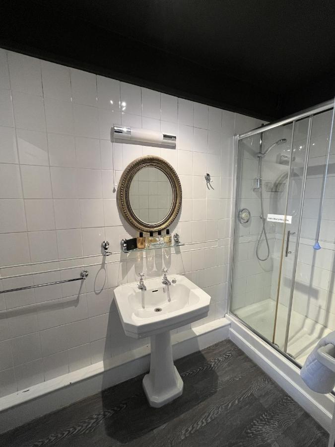 Hotel The Kings Arms Didmarton Zewnętrze zdjęcie