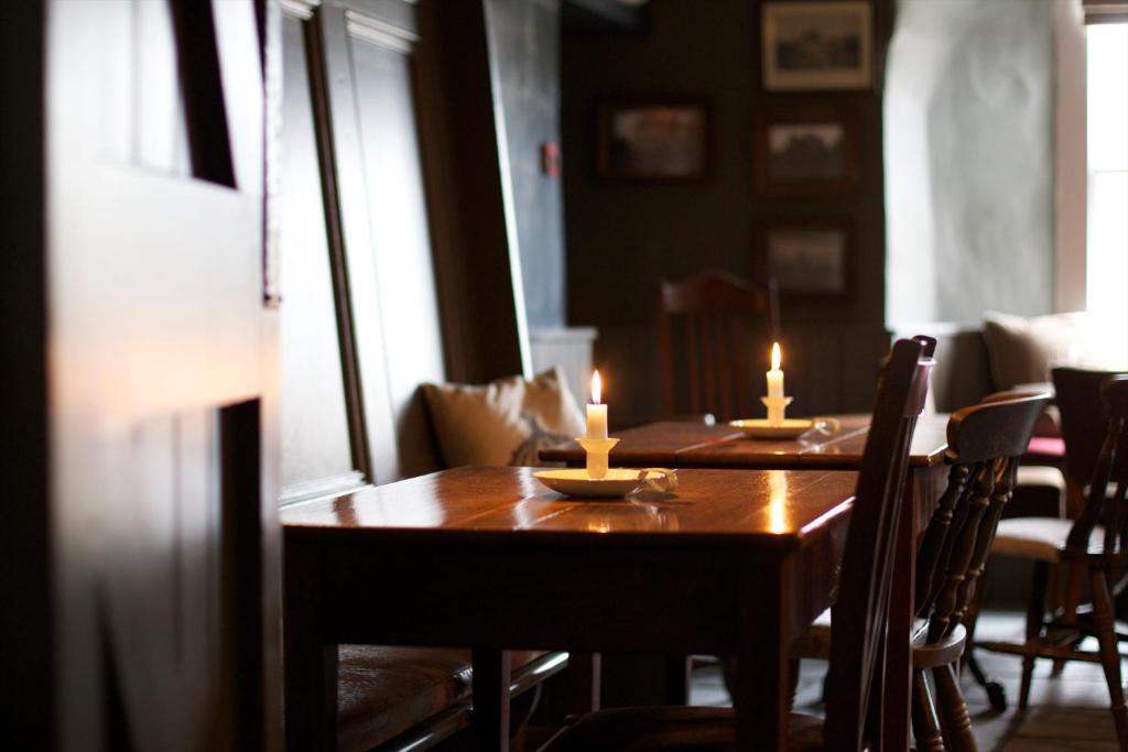 Hotel The Kings Arms Didmarton Zewnętrze zdjęcie