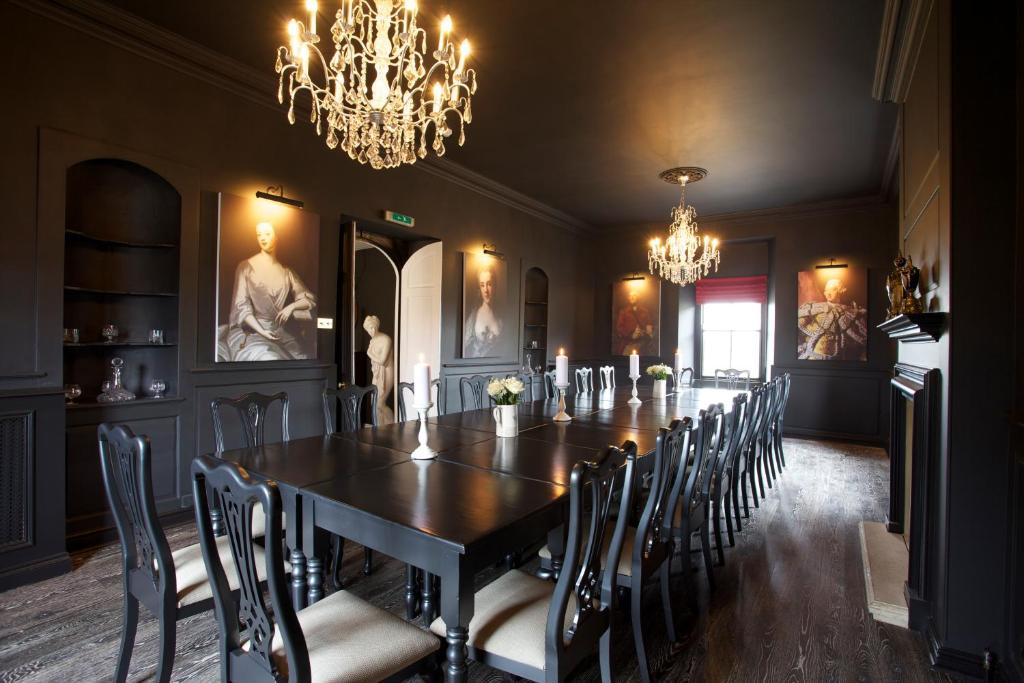 Hotel The Kings Arms Didmarton Zewnętrze zdjęcie